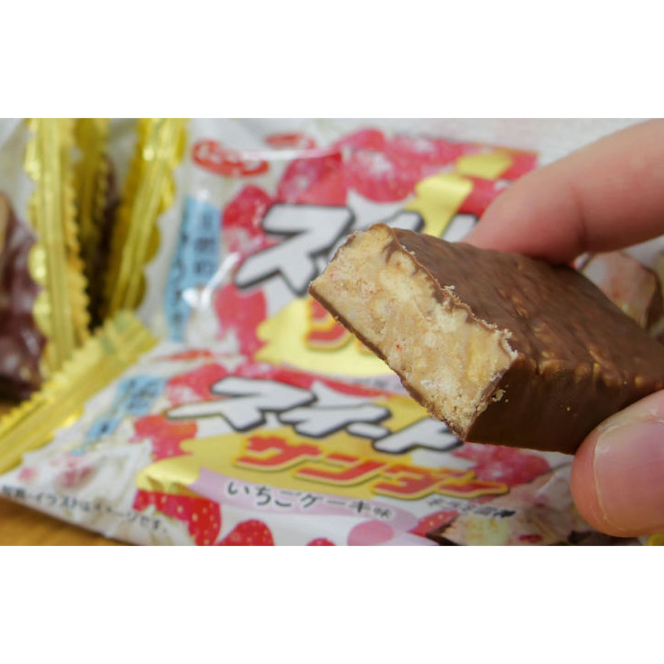 سويت ثاندر بنكهة كعكة الفراولة