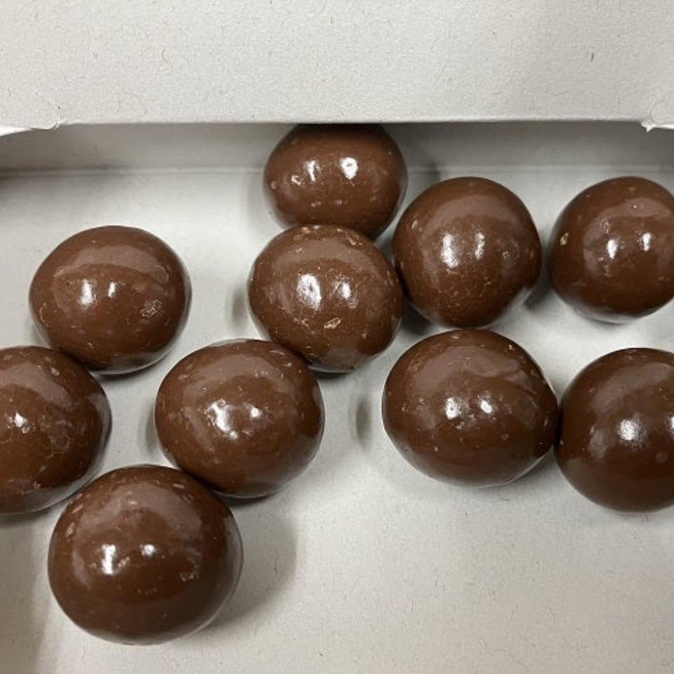 Milk chocolate with hazelnuts