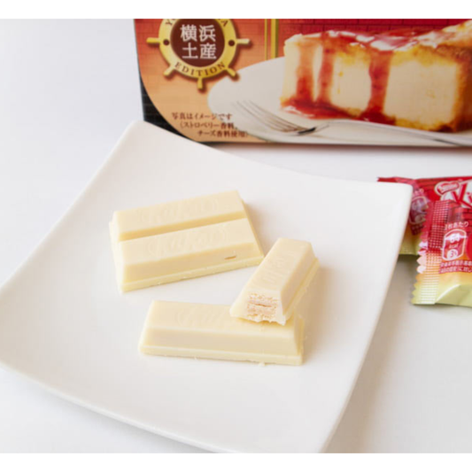 كيت كات بنكهة تشيز كيك الفراولة